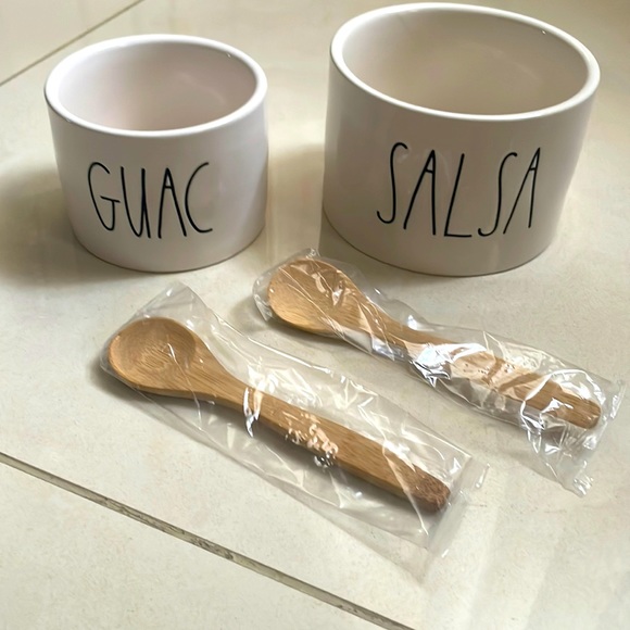 RAE DUNN ARTISAN GUAC + SALSA SET WITH 2 BAMBOO SPOONS NWT - Picture 1 of 6